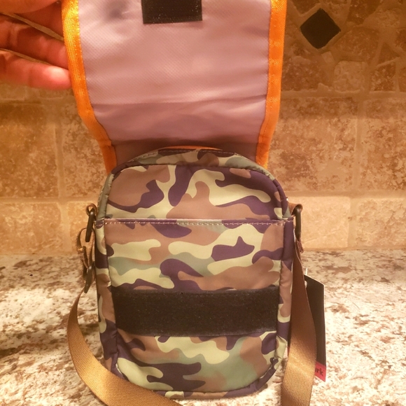 High Park Green Camo Crossbody bag smiley happy face - NEW - Picture 4 of 6